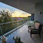 Sunset Views - Spacious Getaway