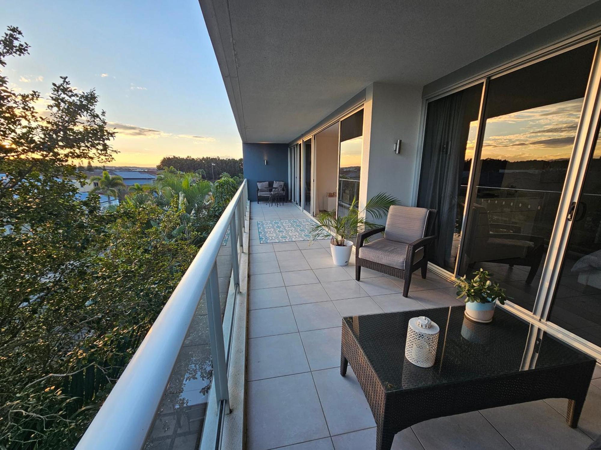 Sunset Views - Spacious Getaway Gold Coast