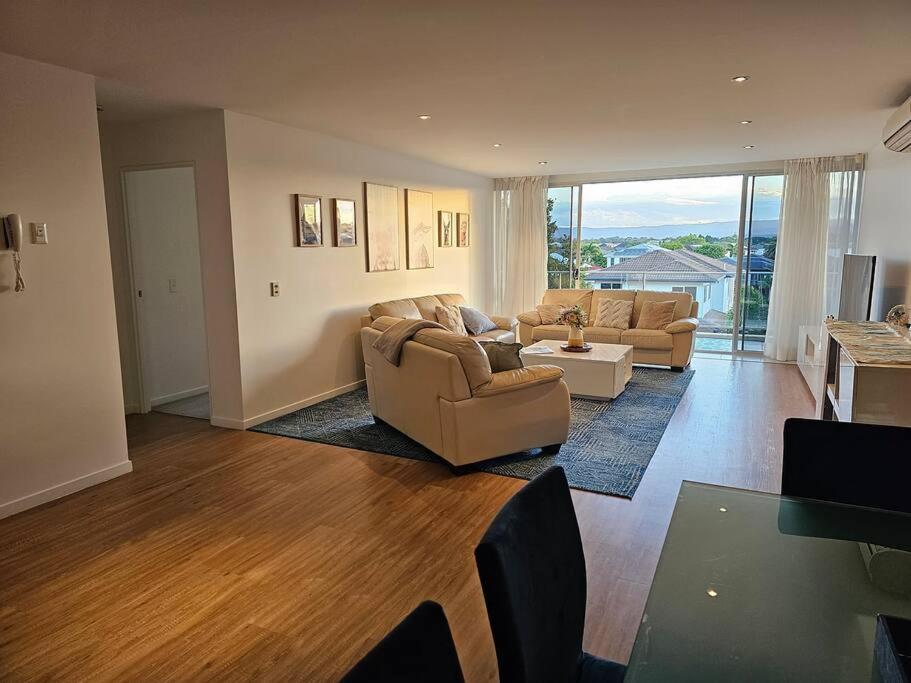 Sunset Views - Spacious Getaway * Gold Coast