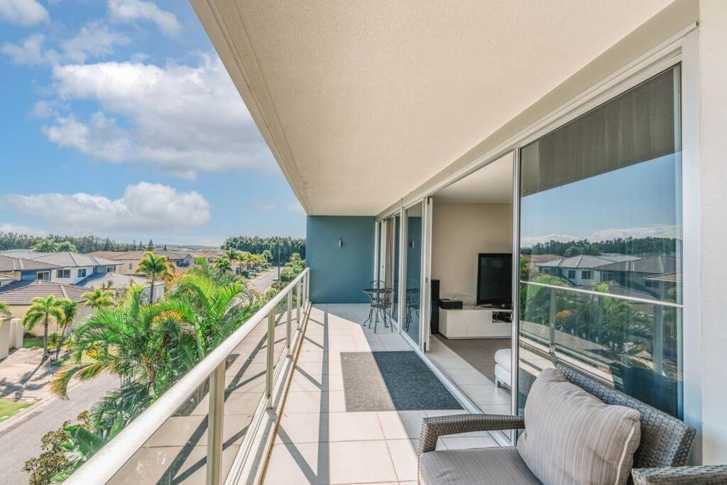 Sunset Views - Spacious Getaway Apartment Gold Coast