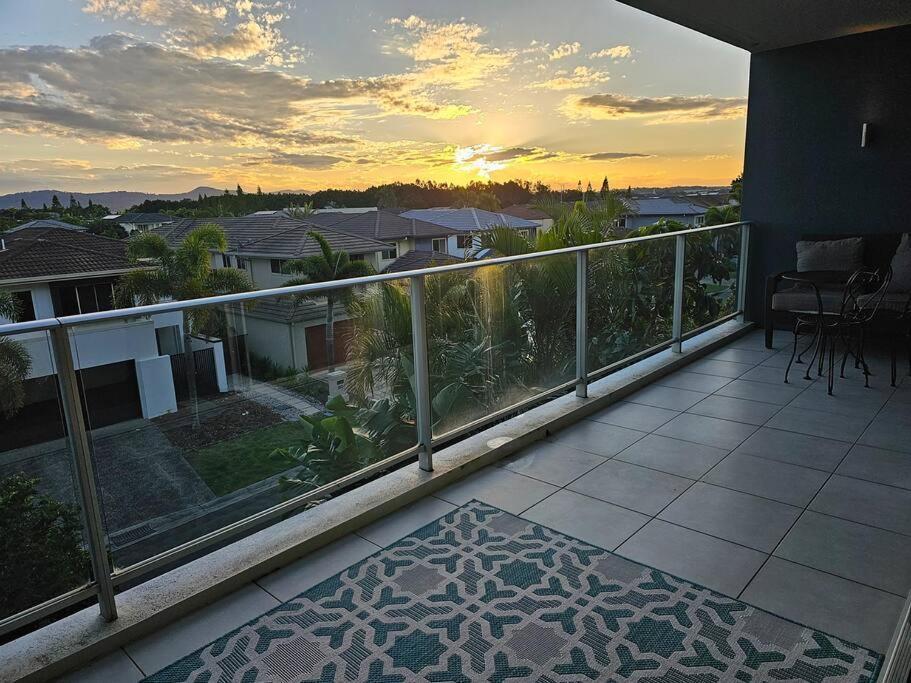 Sunset Views - Spacious Getaway